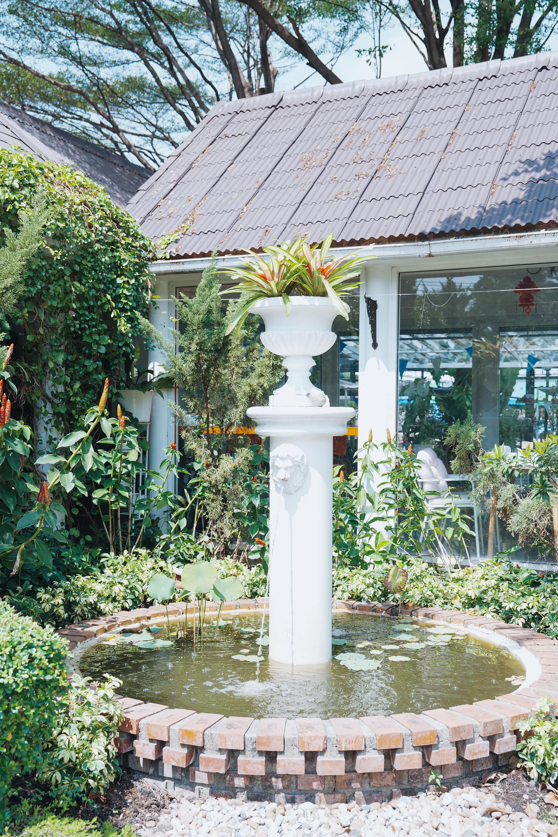 บ้านขำขัน — รูปที่ 2